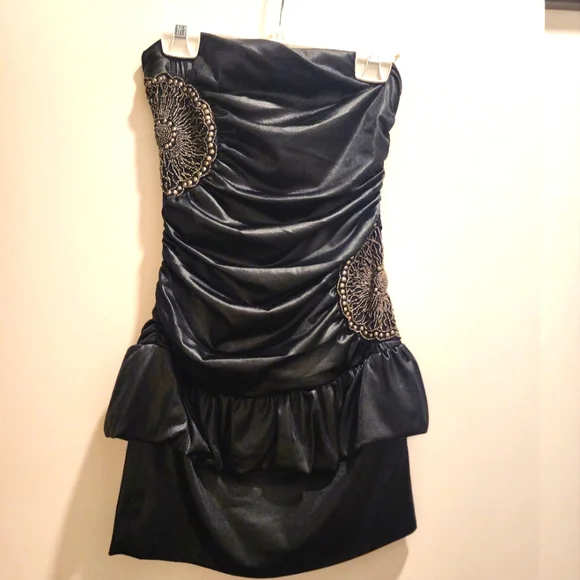 Dress - Picture 1 of 2